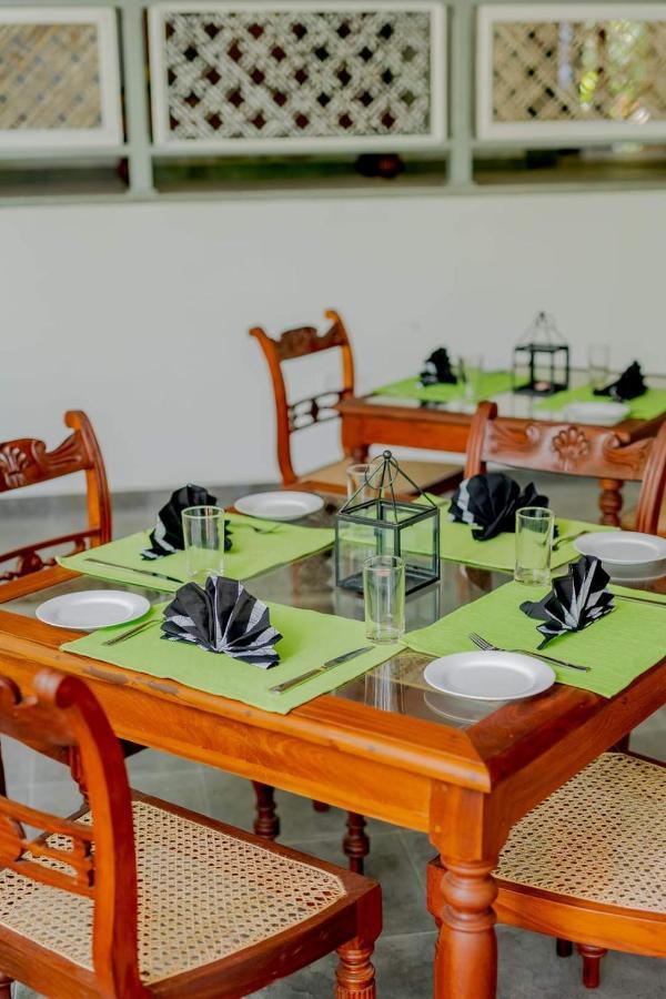 Villa Birdlake Хикадува Екстериор снимка