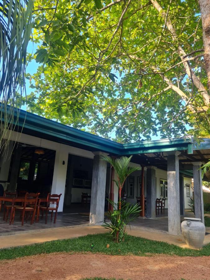 Villa Birdlake Хикадува Екстериор снимка