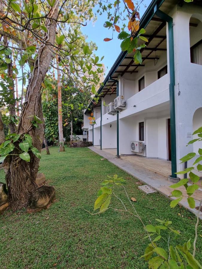 Villa Birdlake Хикадува Екстериор снимка